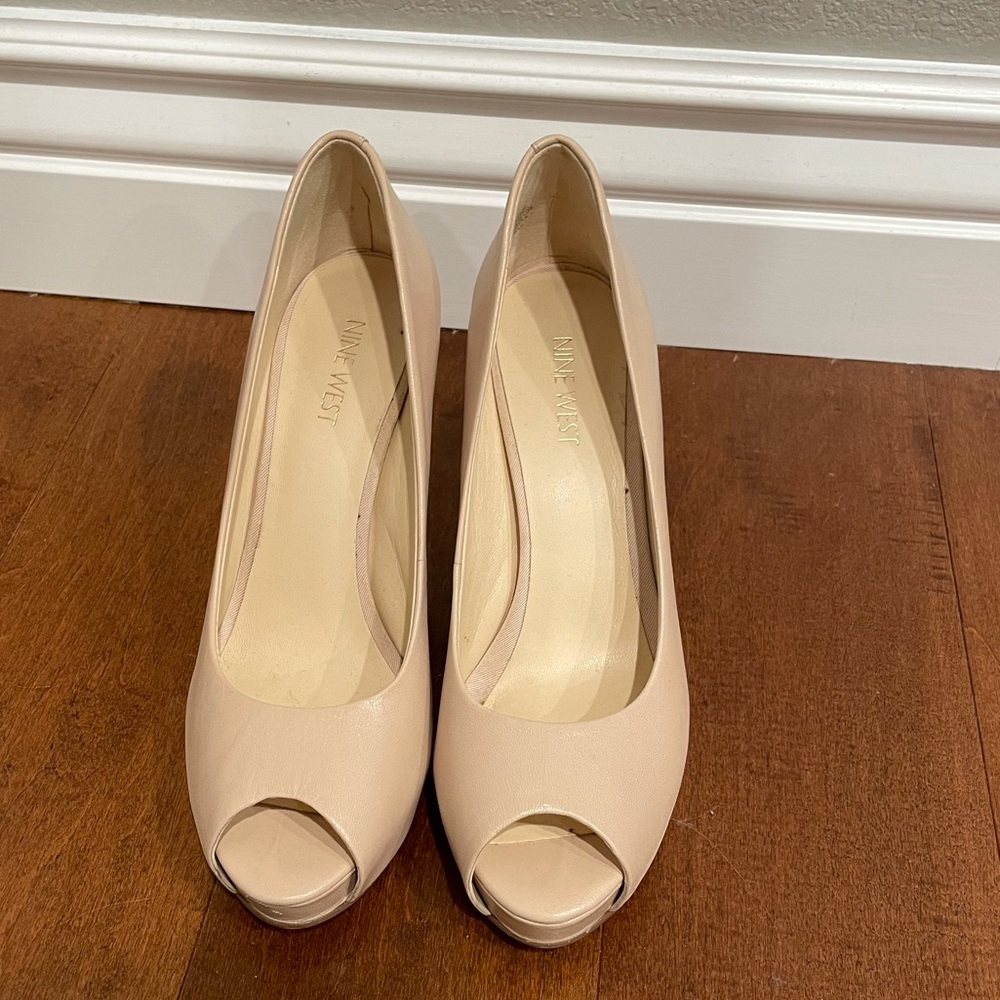 Nine West peep toe nude heels